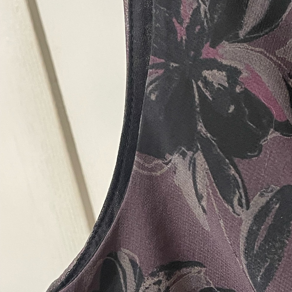 NWT Ann Taylor sleeveless top featuring a draped floral design and a cowl neck M - Picture 7 of 9